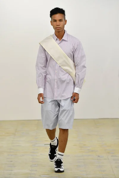 Look 35